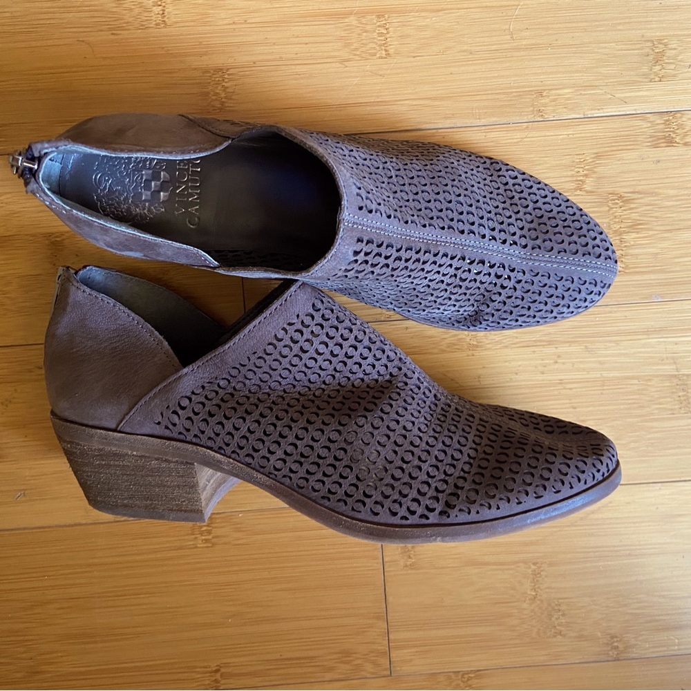 Vince Camuto Chocolate Brown Suede Perforated Laser cut Ankle Booties Size 8.5